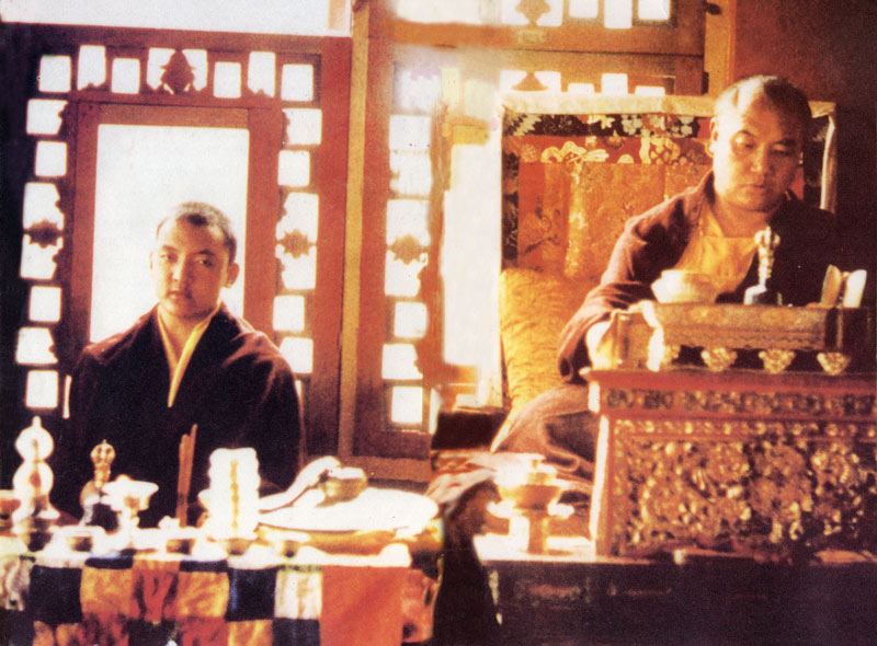 Kunzik Shamar Rinpoché avec Sa Sainteté le XVIe Karmapa à Rumtek, au début des années 70